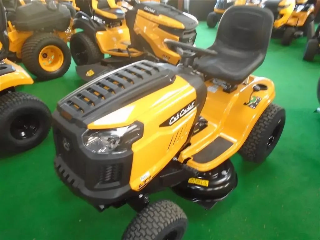 E-FARM: Cub Cadet lt1ns92 - Kosiarkia ręczna/traktorowa - id 42H2BBW - Rok produkcji: 2025 - Dania