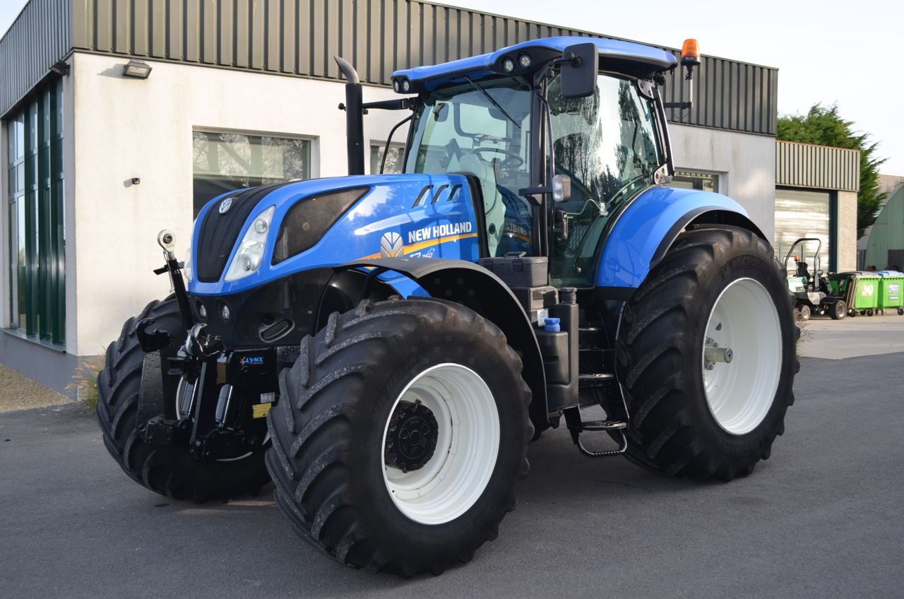 E-FARM: New Holland T7.260 - Tractor - id RQB6FXV - €78,500 - Year of construction: 2016 - Engine hours: 4,683,Engine power (HP): 260,Belgium