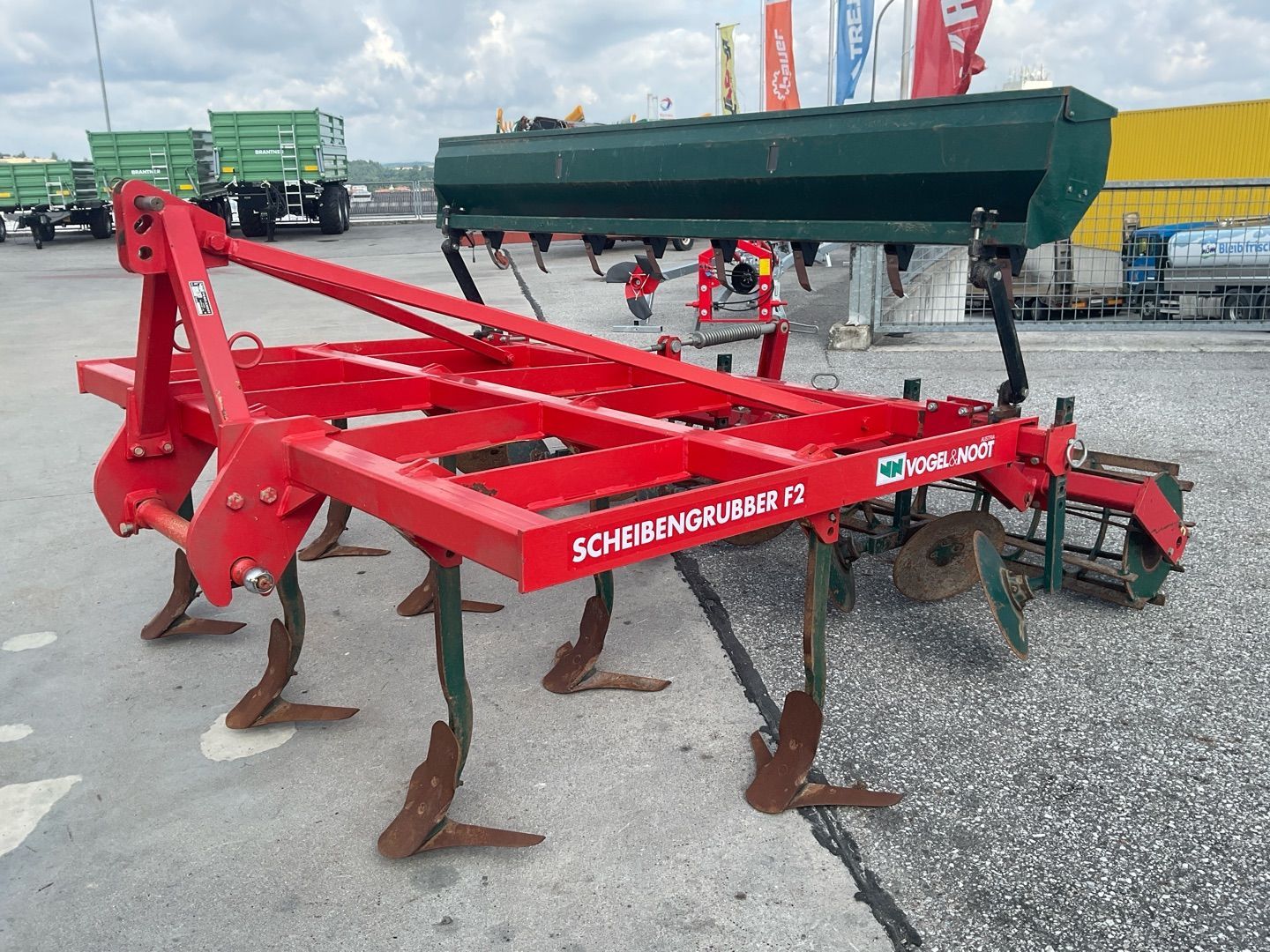 E-FARM: Vogel & Noot Scheibengrubber F2 inkl. Saatkasten - Grubber - id EN1JCR9 - 3.319 € - Baujahr: 1999 - Österreich