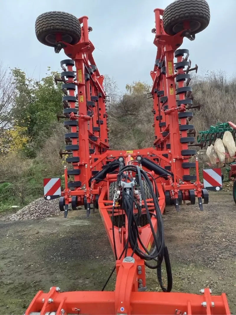 E-FARM: Kuhn Prolander 9000 - Kultywator - id ZBPPECY - 69 400 € - Rok produkcji: 2022 - Niemcy