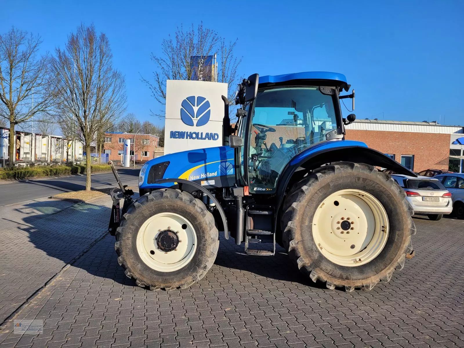 E-FARM: New Holland T6020 Elite - Traktor - id ZMBWCRL - 50 336 EUR - Gyártási év: 2012 - Üzemóra (motor): 3770,Motor teljesítménye (LE): 132,Németország
