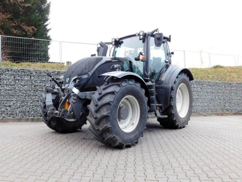 Valtra T 174 tractor €115,924