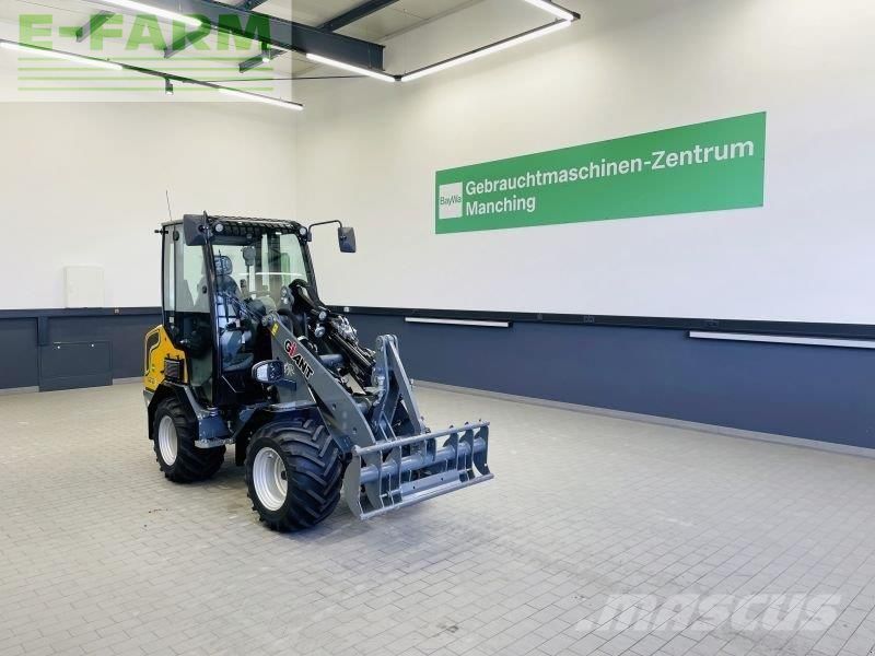 Giant g2700 e elektro Încărcător cu direcție compactă 64.538 EUR