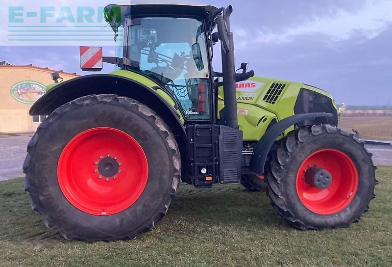 Claas Axion 870 Tractor €99,000