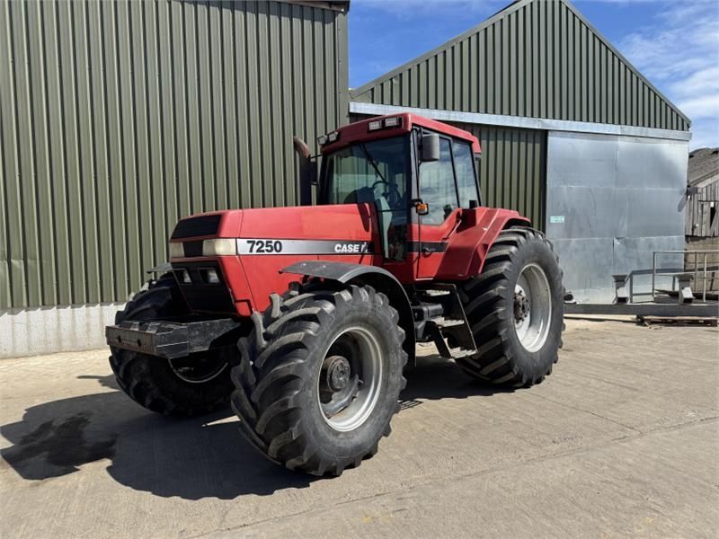Case IH Magnum 7250 Traktor 27 620 €