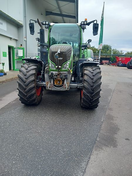 E-FARM: Fendt 724 Vario - Tractor - id DAPARYR - €139,000 - Year of construction: 2018 - Engine hours: 5,400,Engine power (HP): 240,Germany