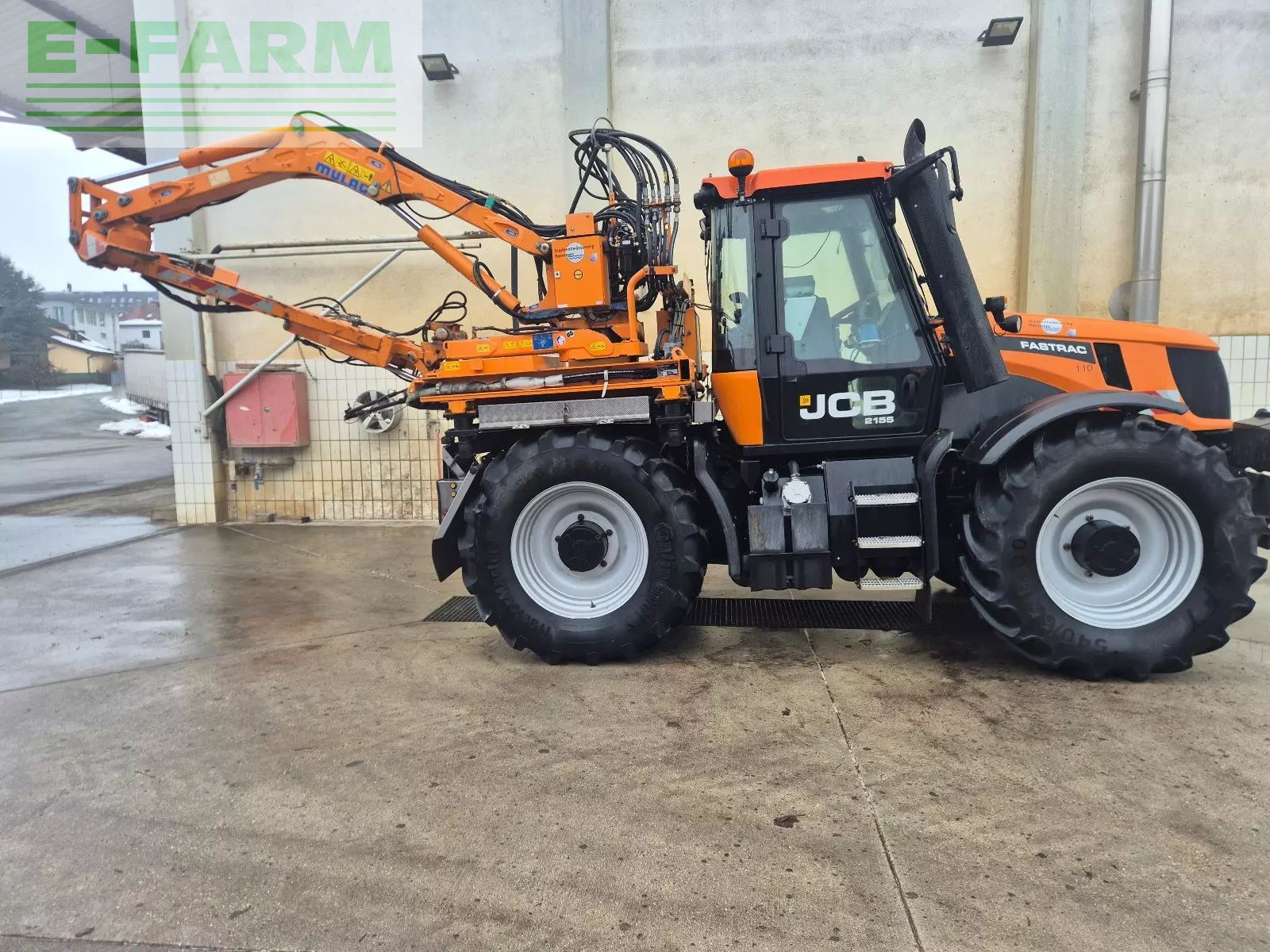 JCB Fastrac 2155-4WS Tractor €65,000