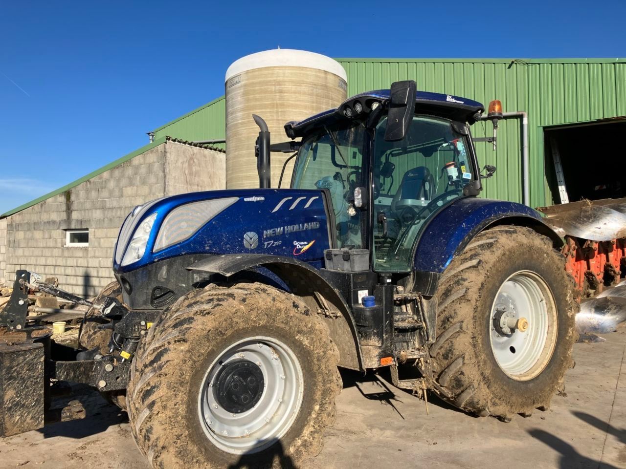 E-FARM: New Holland T7.210 - Tractor - id PE2DKTM - Año: 2019 - Horas: 3400,Potencia del motor: 180,Francia