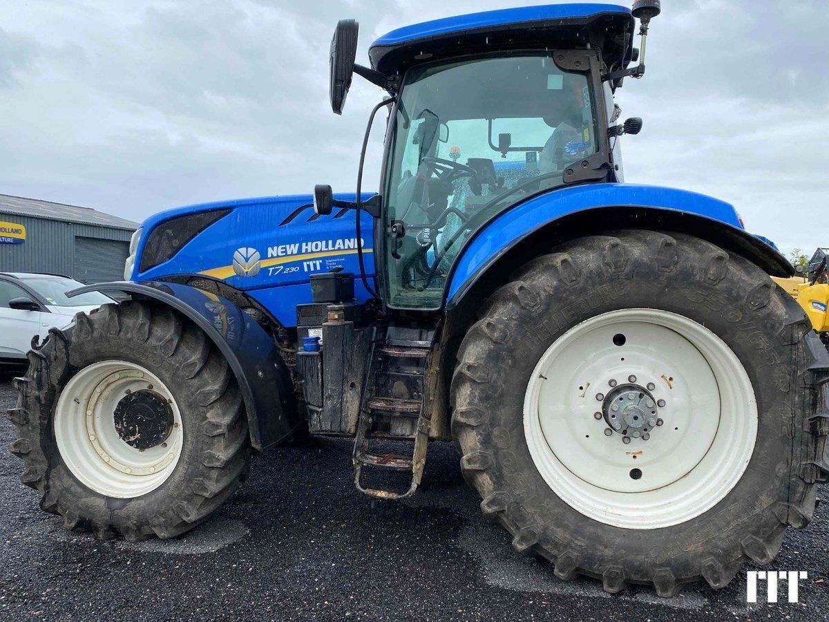 E-FARM: New Holland T7.230 - Tractor - id PIVVHYV - 55.000 EUR - Anul: 2019 - Citeste ore: 6.159,Muterea motorului: 200,Franța