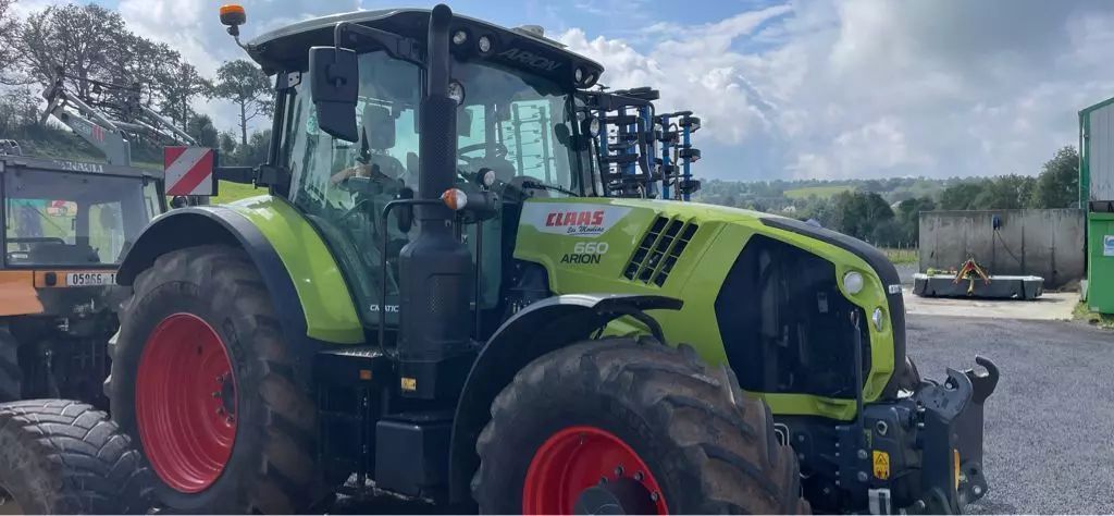 E-FARM: Claas Arion 660 CMATIC CIS+ - Tractor - id LZRDMQK - 105.000 EUR - Anul: 2021 - Citeste ore: 3.400,Muterea motorului: 200,Franța
