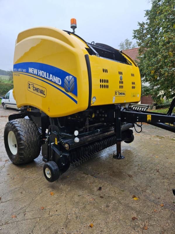 E-FARM: New Holland roll belt 180 - Presse à balles - id S5KVJFE - 16 000 € - Année: 2016 - Balles produites: 15 000,France