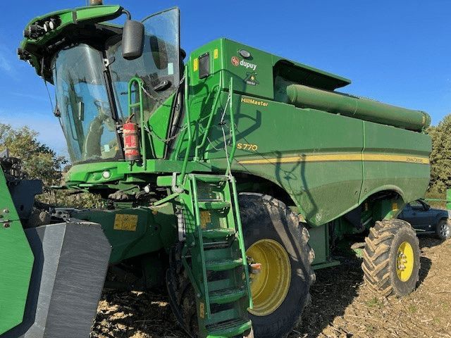 E-FARM: John Deere S770 - Moissoneuse-batteuse - id VZRTARV - 270 000 € - Année: 2022 - Lecture du nombre d'heure: 900,France