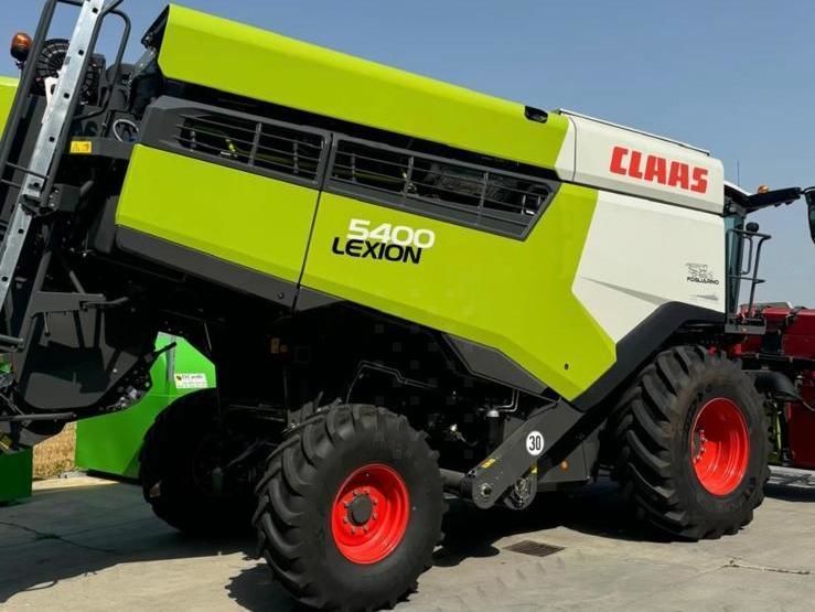 E-FARM: Claas Lexion 5400 - Cosechadora - id FARSZAA - Año: 2024 - Horas: 500,Italia