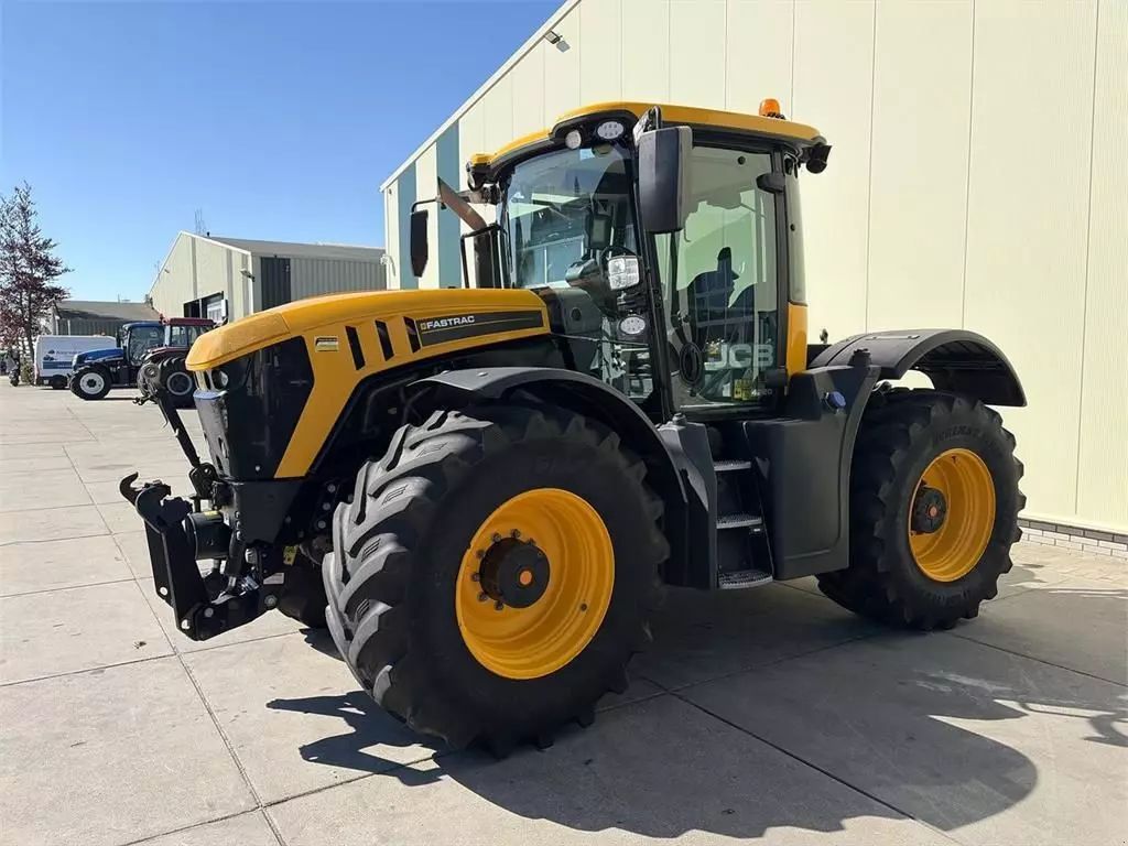 JCB Fastrac 4220 Tractor