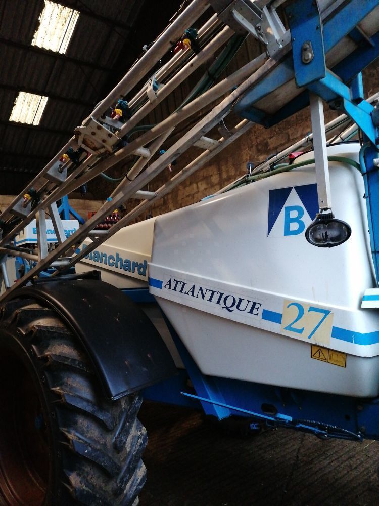 E-FARM: Blanchard atlantique 2800 - Pulverizador - id 2WAQESM - 11.000 € - Año: 2003 - Francia
