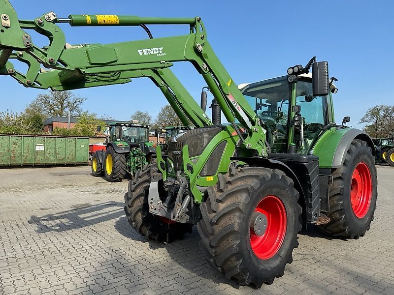 E-FARM: Fendt 724 Vario - Tracteur - id SXUG48P - 104 622 € - Année: 2017 - Lecture du nombre d'heure: 8 500,Puissance du moteur (chevaux): 240,Allemagne