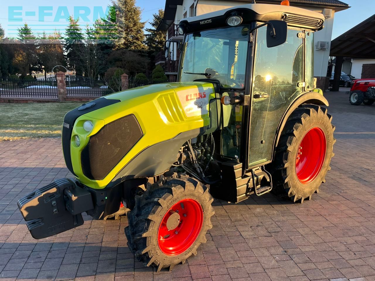 Claas Nexos 220 VL Tractor €32,338
