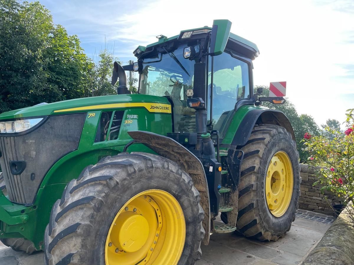 John Deere 7R 330 Tractor €171,366