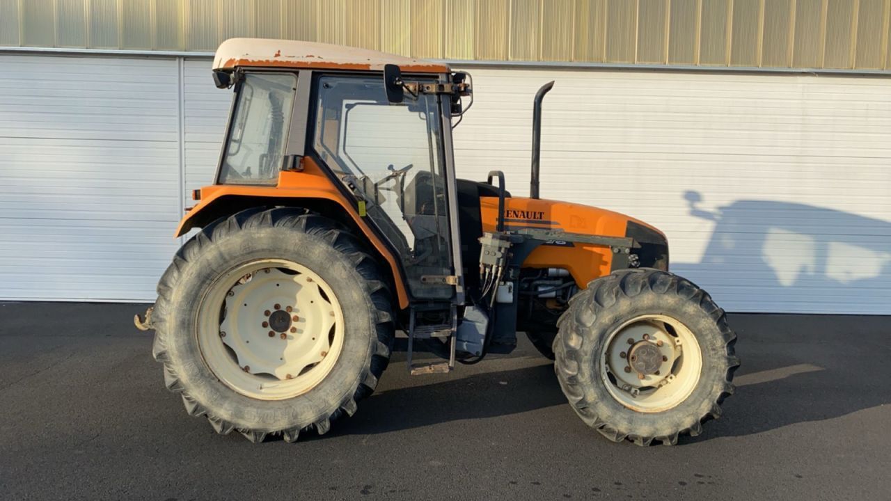 E-FARM: Renault Ceres 340 X - Tractor - id UN8SYJJ - €15,000 - Year of construction: 1998 - Engine hours: 8,800,Engine power (HP): 85,France
