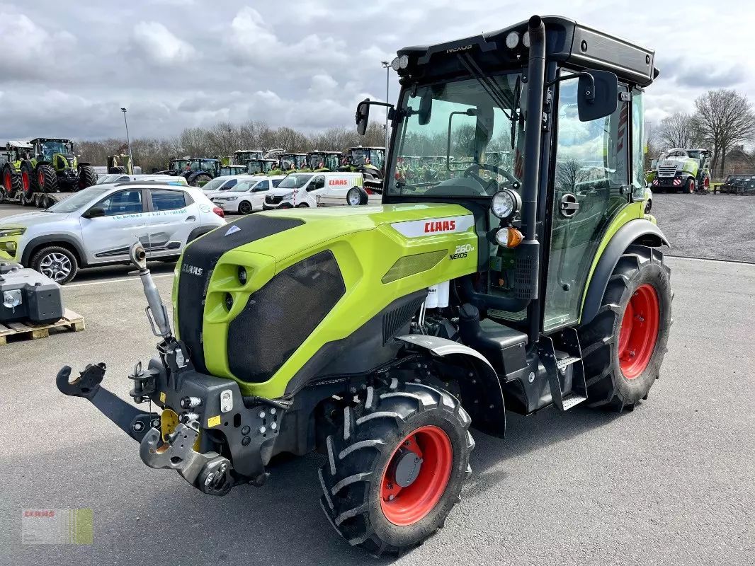 E-FARM: Claas nexos 260 m advanced, fkh + fzw, nur 907 h ! - Traktor - id WIWG95R - 73.109 € - Baujahr: 2023 - Abgelesene Motorstunden: 907,Motorleistung (PS): 116,Deutschland