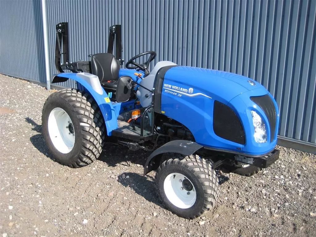 New Holland Boomer 35 Traktor 29 458 EUR