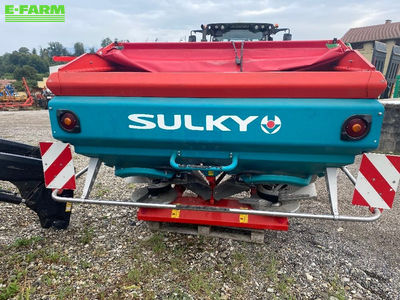 E-FARM: sulky x36 - Fertiliser spreader - id PI7CGTC - €7,500 - Year of construction: 2011 - France