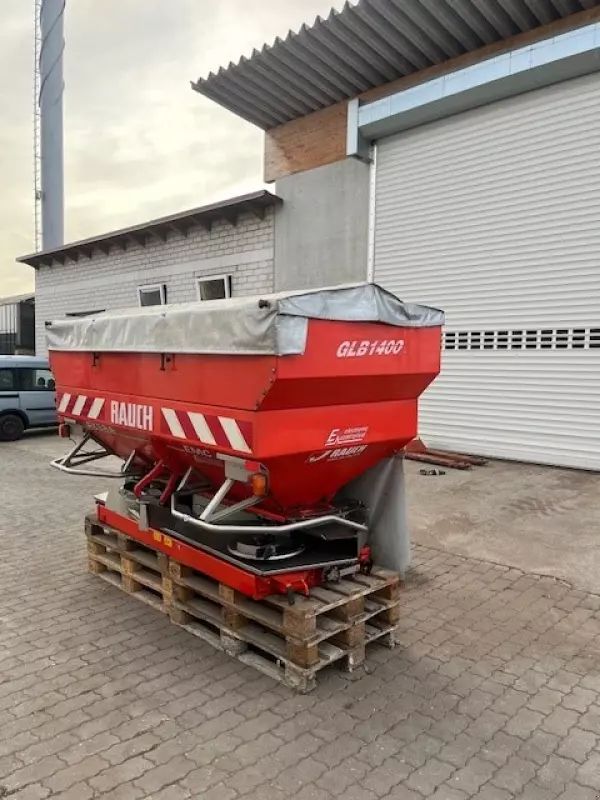 Rauch axera h emc Fertiliser spreader €7,500