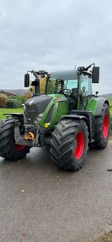E-FARM: Fendt 724 Vario - Tracteur - id ULWZIG6 - 134 000 € - Année: 2018 - Lecture du nombre d'heure: 3 880,Puissance du moteur (chevaux): 240,Allemagne