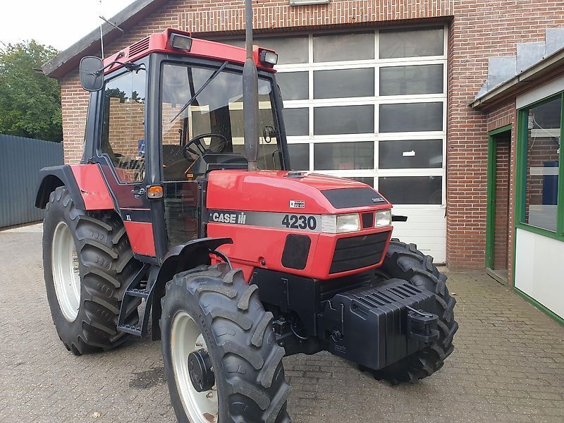 Case IH 4230 Traktor 17 500 €