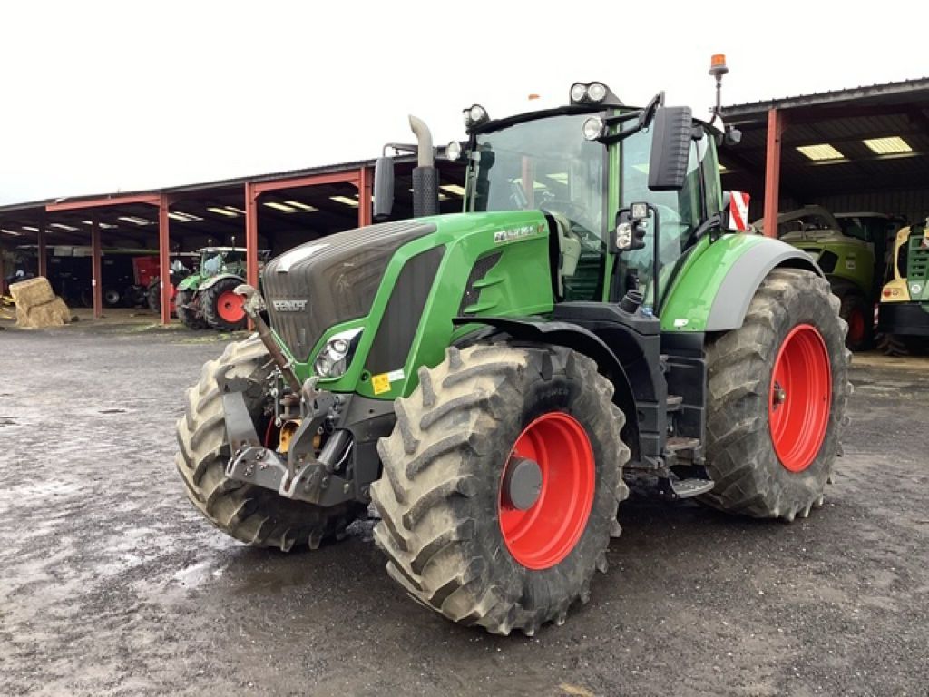 Fendt 826 Vario Tractor 125.000 EUR