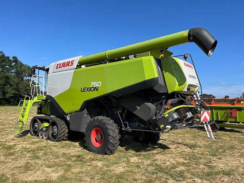 E-FARM: Claas Lexion 750 - Kombajn zbożowy - id 7CMASGI - 112 753 € - Rok produkcji: 2014 - Zjednoczone Królestwo