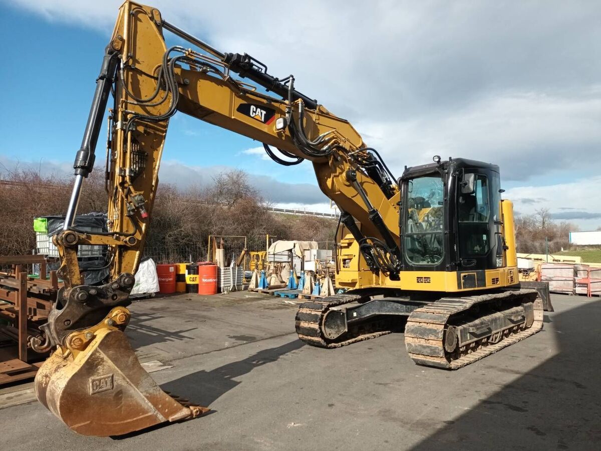 E-FARM: Caterpillar 315f - Excavator - id SQGLFJX - €110,000 - Year of construction: 2020 - France