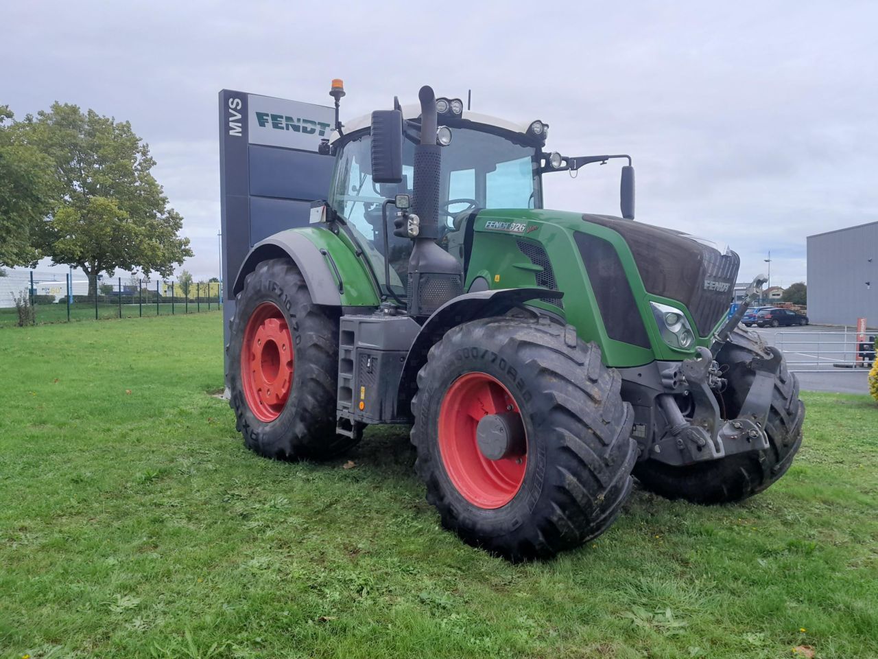 E-FARM: Fendt 826 Vario - Traktor - id N9CE7HW - 130.000 € - Produktionsår: 2020 - Motortimer: 5.100,Motoreffekt (HP): 260,Frankrig