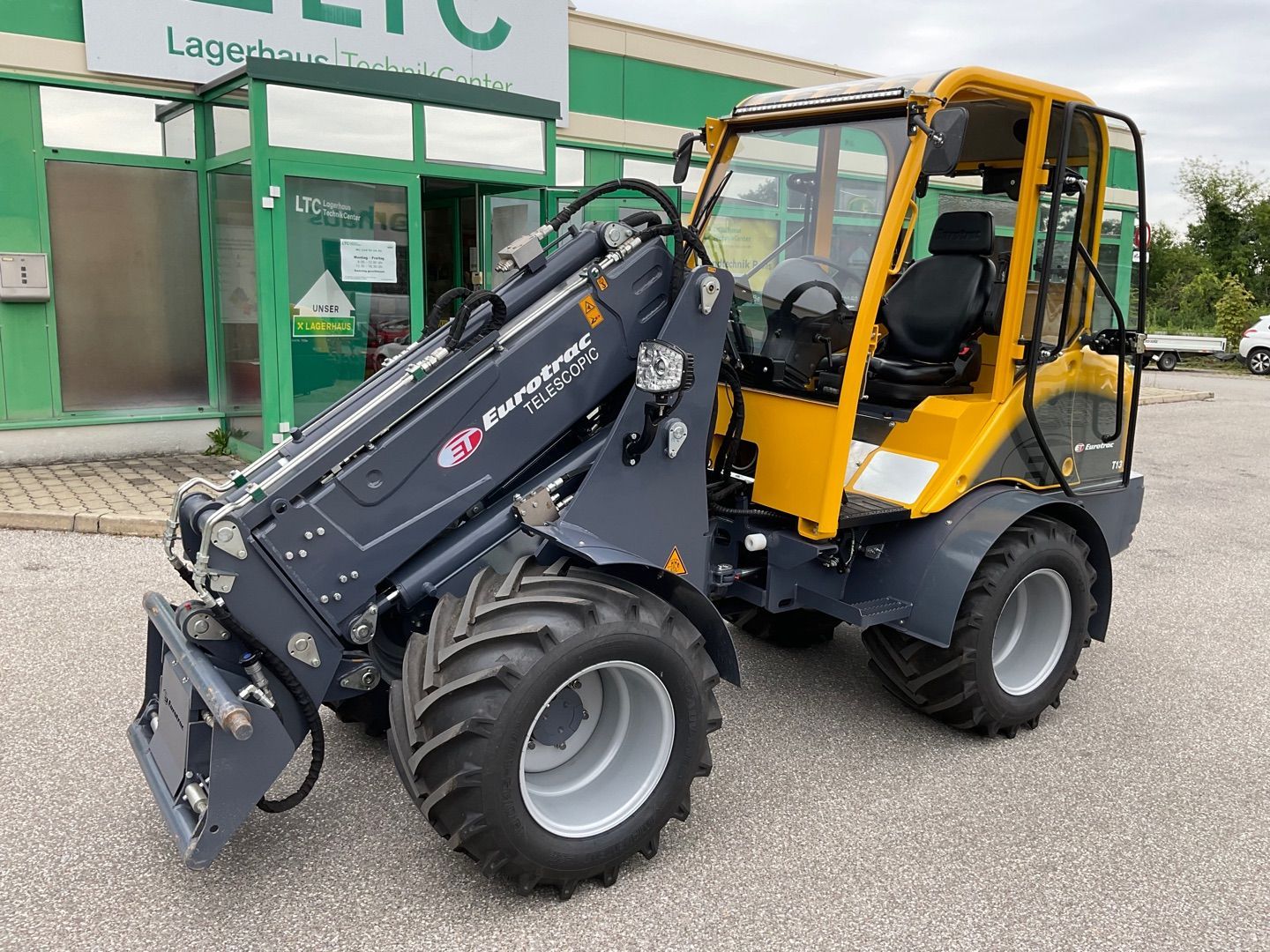 E-FARM: Eurotrac T 13-CF - Hoflader - id NKZLV4U - 41.583 € - Baujahr: 2024 - Österreich