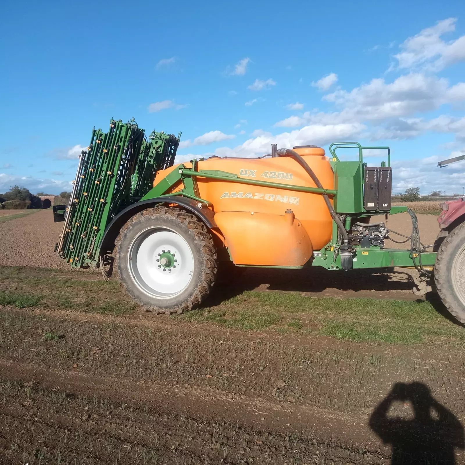 E-FARM: Amazone ux 4200 - Sprayer - id WFYUEFW - €24,900 - Year of construction: 2005 - Engine hours: 11,150,Germany