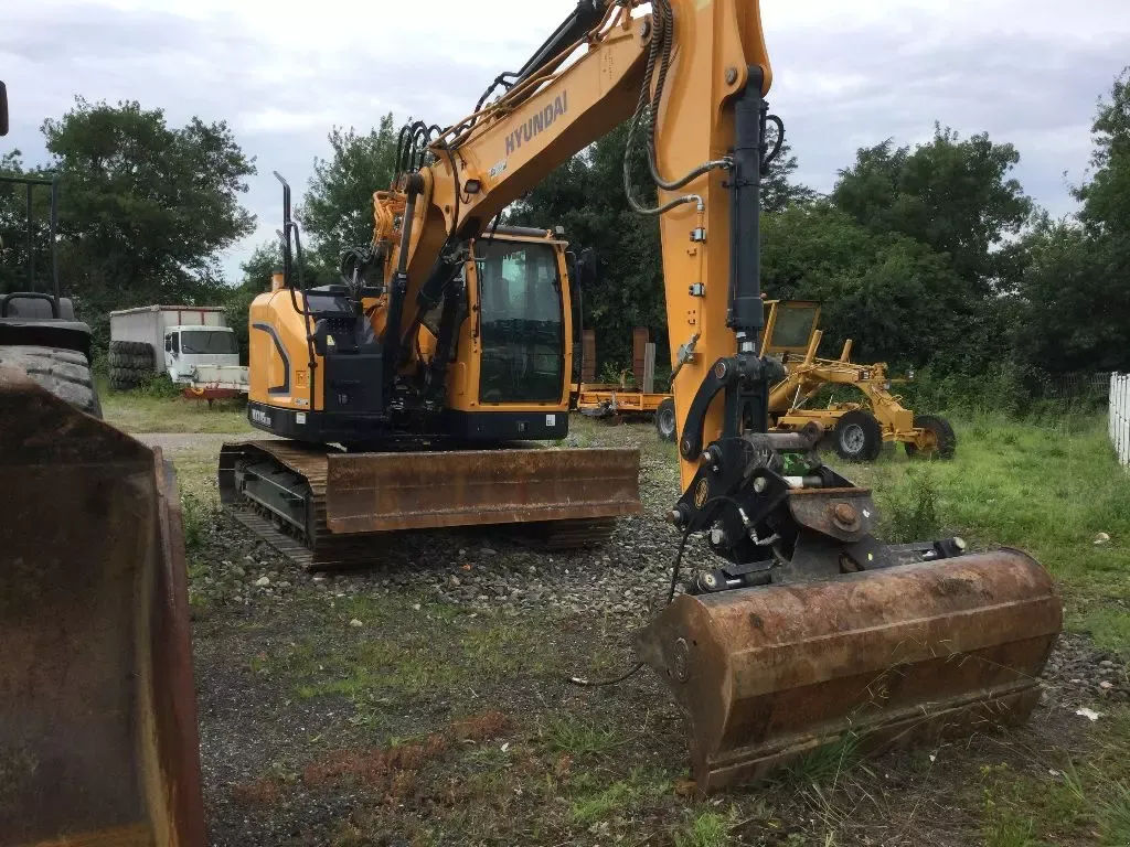 E-FARM: HYUNDAI hx145lcr - Gravemaskine - id TCPXKVB - Produktionsår: 2019 - Frankrig