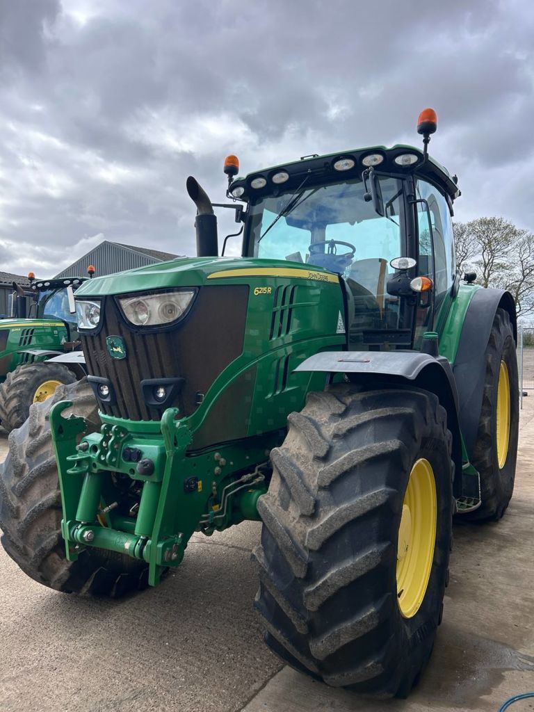 John Deere 6215 R Tractor €57,300