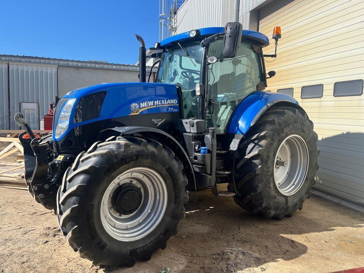 E-FARM: New Holland T7.210 - Traktor - id ING8YFP - Rok produkcji: 2015 - Motogodziny: 5200,Moc silnika: 165,Francja
