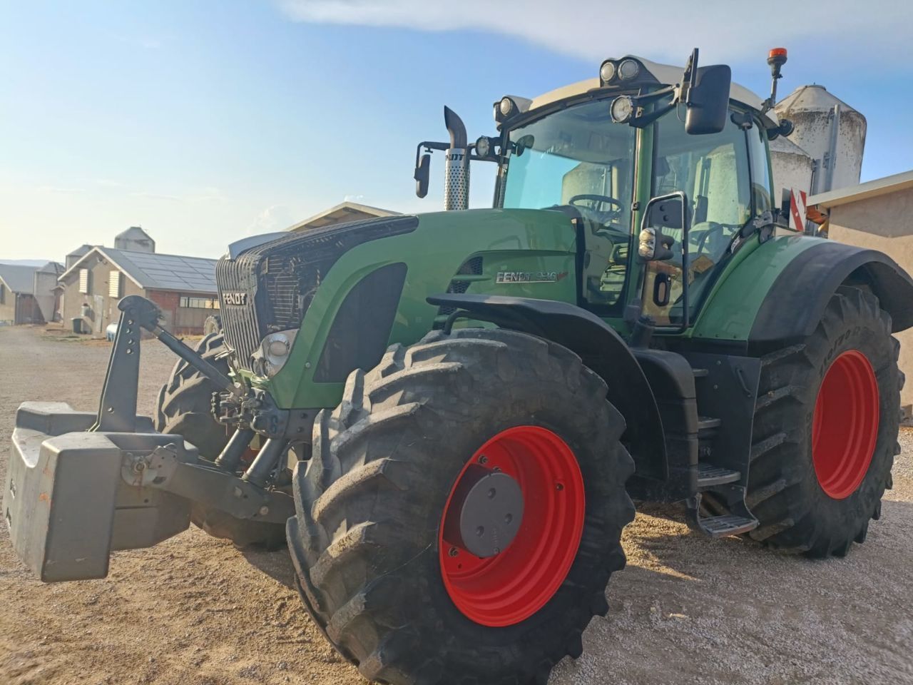E-FARM: Fendt 936 Vario - Tractor - id MVDL2G7 - 79.000 € - Año: 2007 - Horas: 9000,Potencia del motor: 360,Italia
