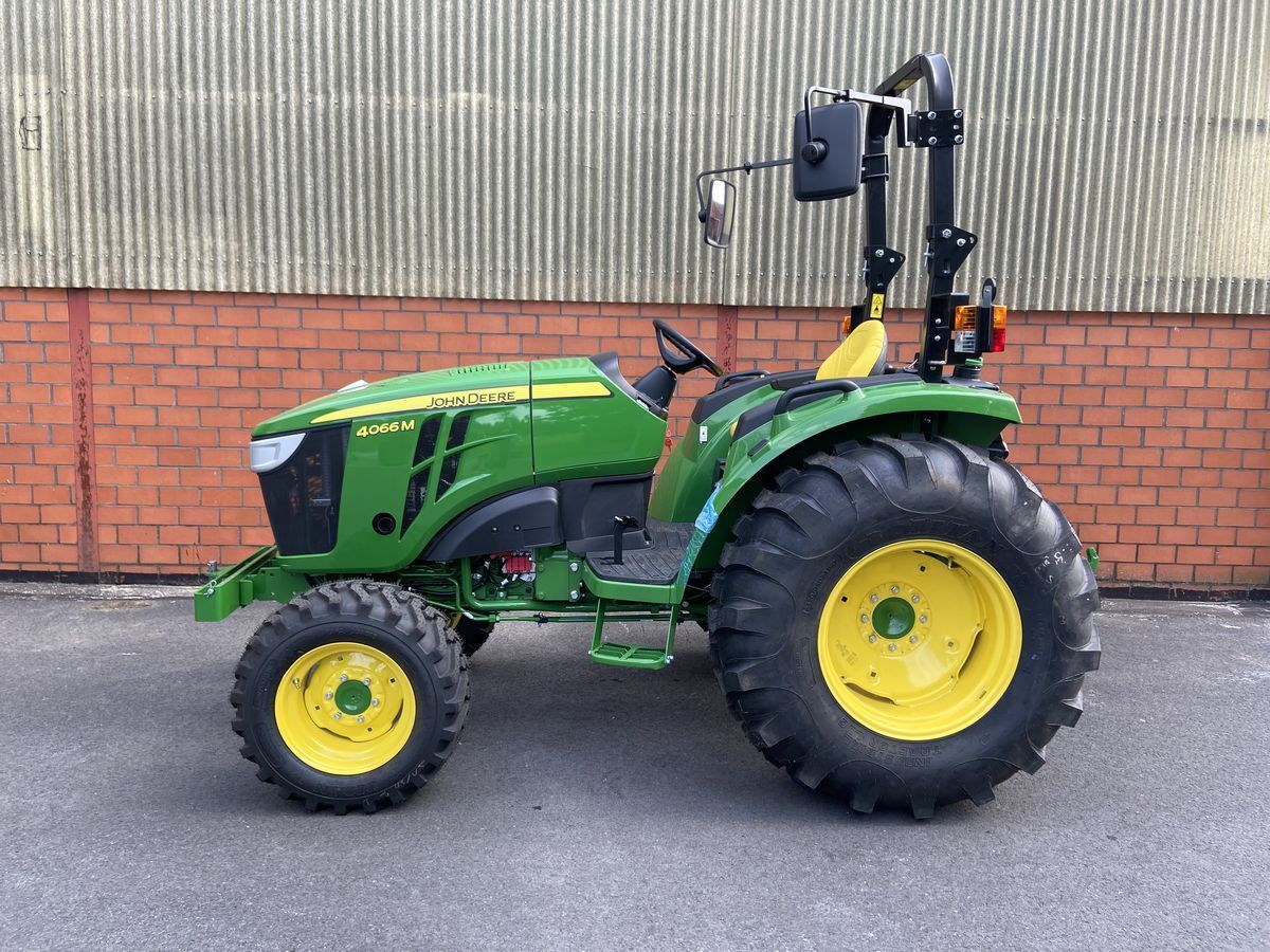 E-FARM: John Deere 4066 M - Tractor - id CXISHZI - 34.958 € - Horas: 2 - Potencia del motor: 65,Alemania