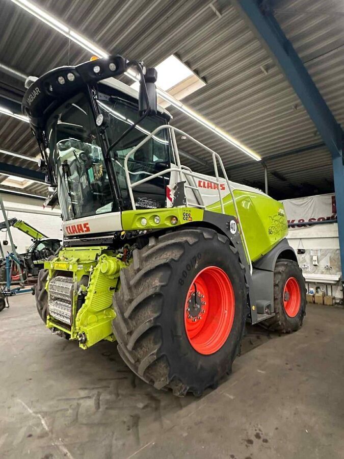 Claas Jaguar 970 Self propelled forage harvester €329,000