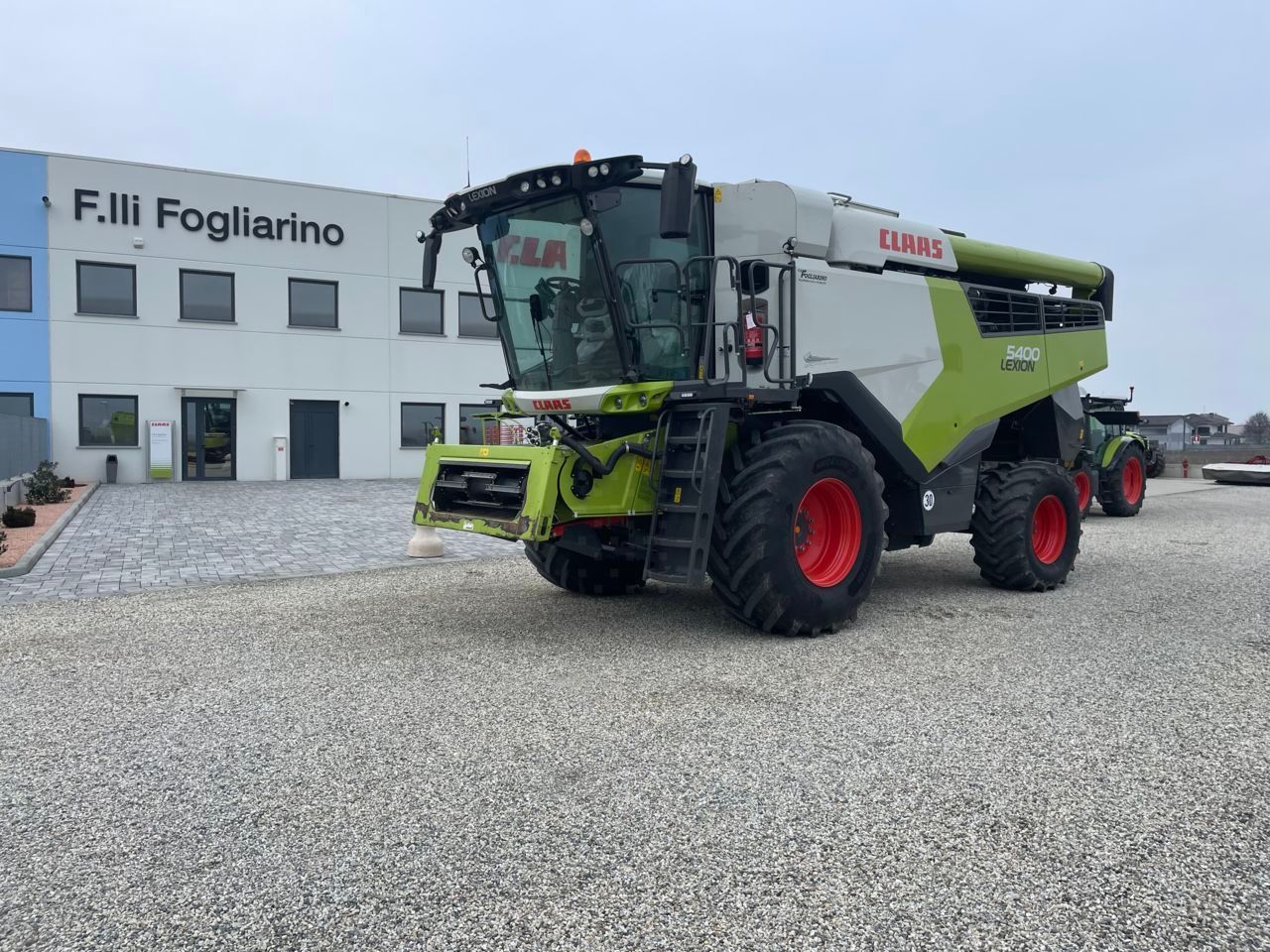 E-FARM: Claas Lexion 5400 - Cosechadora - id BSCLW3Q - Año: 2023 - Horas: 778,Italia