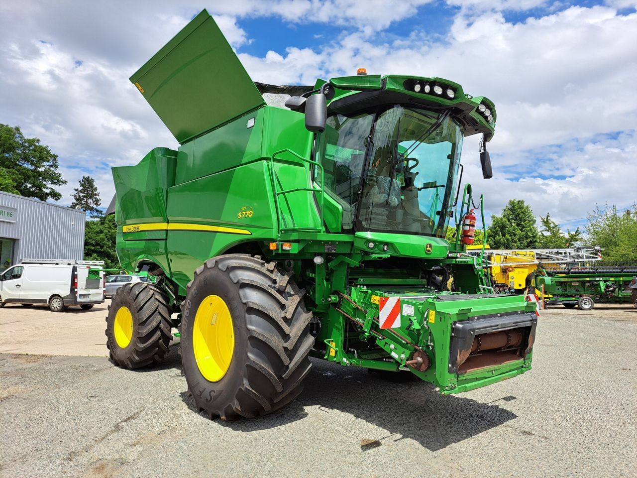 E-FARM: John Deere S770 - Κομπίνα - id FE8D2KU - 315.000 € - Χρονία: 2023 - Μετρητής ωρών: 450,Γαλλία