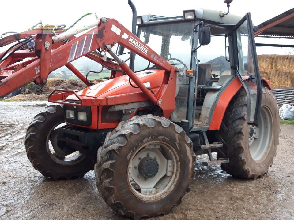 Massey Ferguson 4235 Tractor €19,500