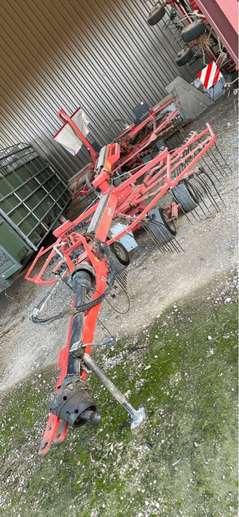 E-FARM: Kuhn GA 6632 - Faneuse - id XABVTGG - 10 000 € - Année: 2017 - France