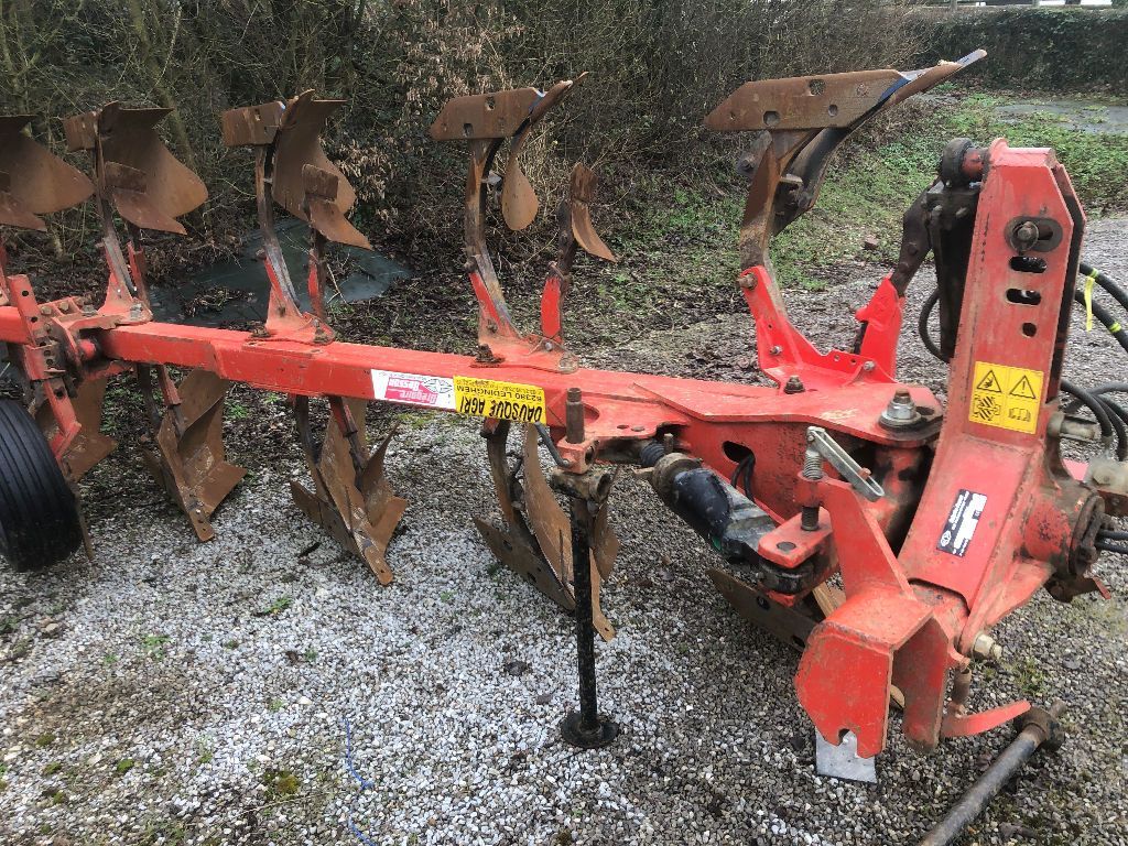 E-FARM: GREGOIRE BESSON rc 31 - Charrue - id UUI8KUZ - 6 500 € - Année: 2010 - France
