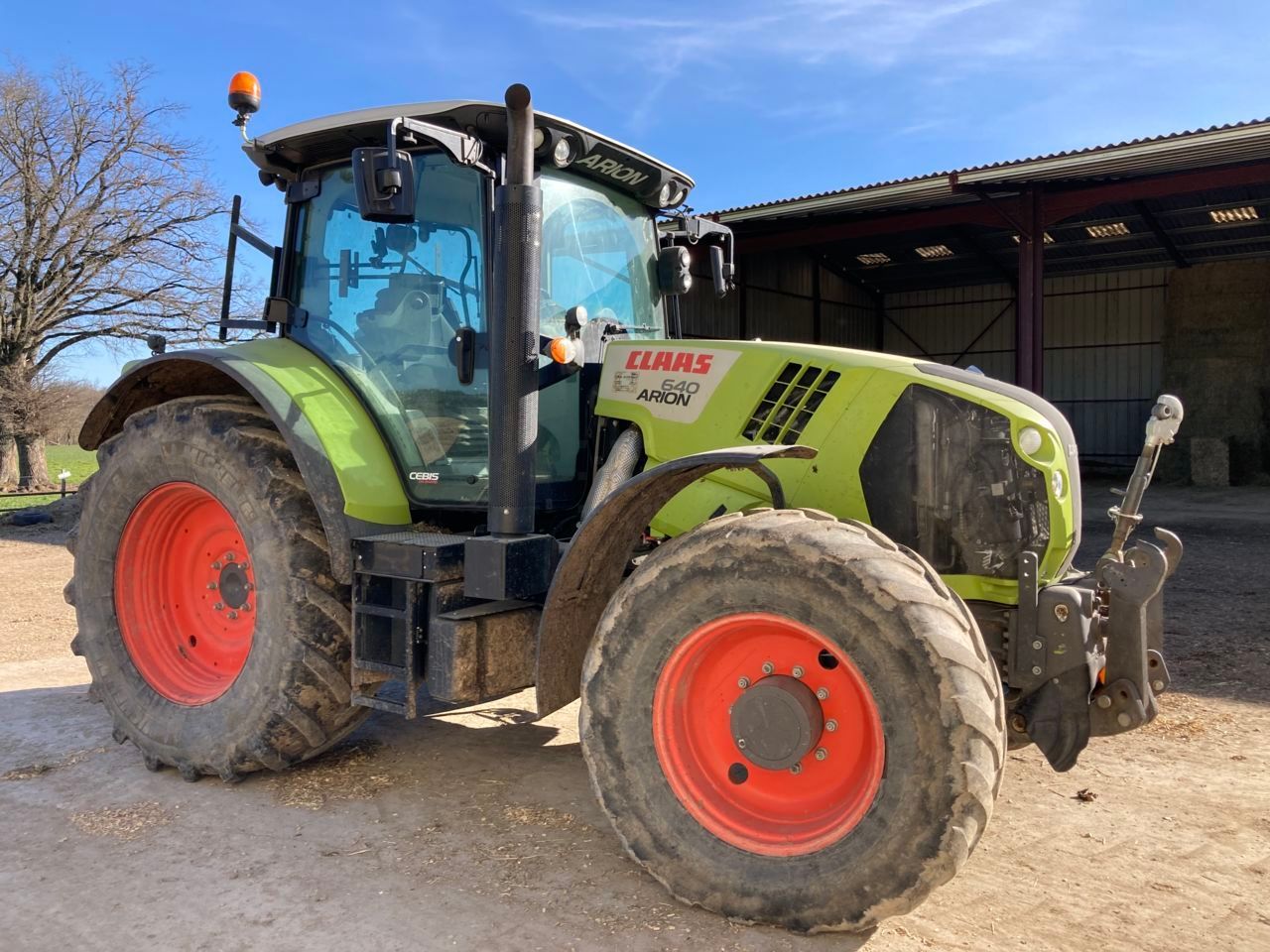 E-FARM: Claas Arion 640 - Tracteur - id KJUUAVS - 55 000 € - Année: 2017 - Lecture du nombre d'heure: 5 300,Puissance du moteur (chevaux): 165,France