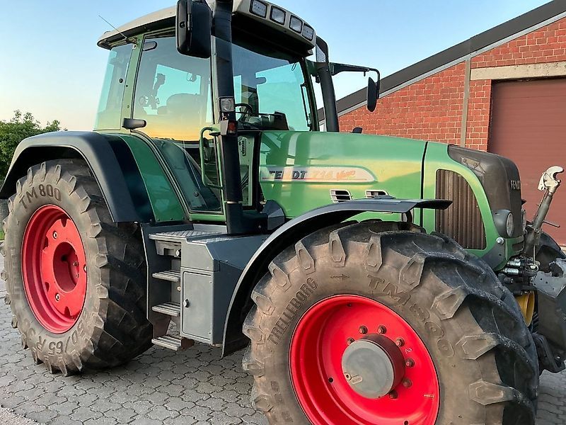 E-FARM: Fendt 714 Vario - Tracteur - id DIHDEDR - 61 500 € - Année: 2005 - Lecture du nombre d'heure: 8 100,Puissance du moteur (chevaux): 145,Allemagne