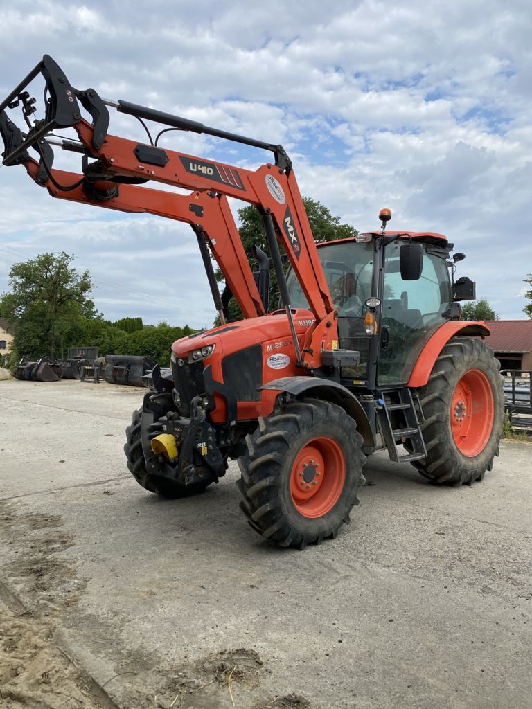 E-FARM: Kubota M125GX-IV - Tractor - id ANXZJKZ - 58.900 € - Año: 2020 - Horas: 2300,Potencia del motor: 125,Francia