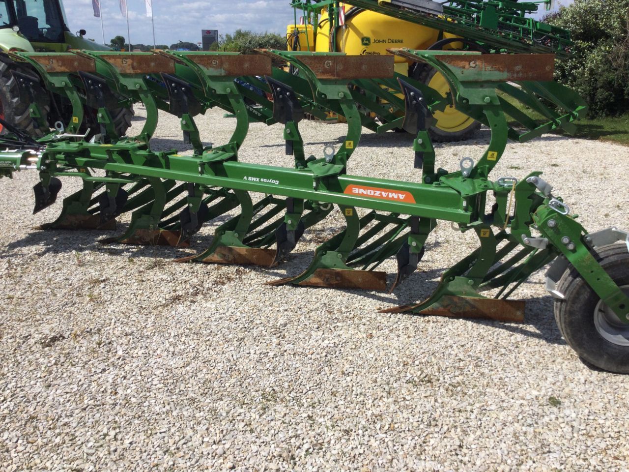 E-FARM: Amazone cayros xms v - Plov - id Q6BYXLC - 21.900 € - Produktionsår: 2023 - Frankrig
